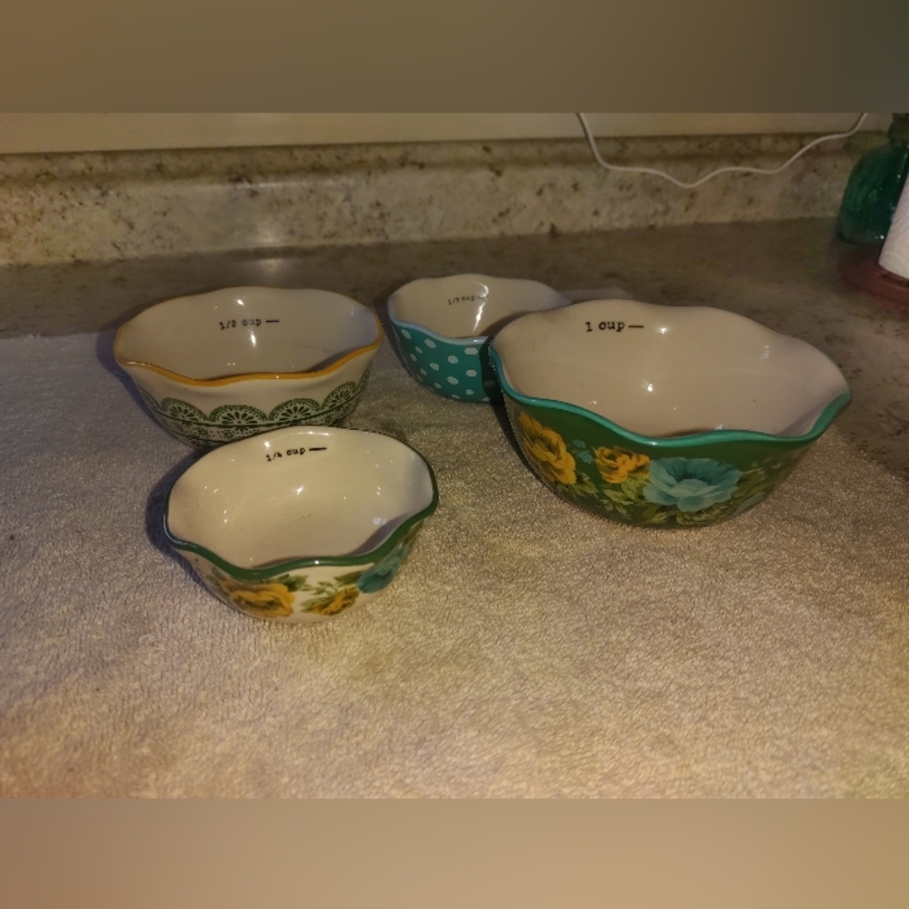 Measuring cups